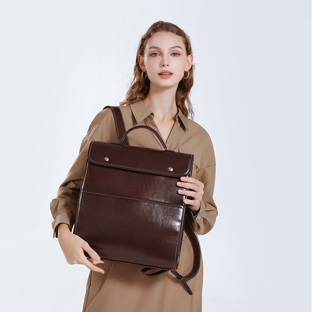 Dollcini Valódi Bőr Női Hátizsák – Elegáns, Laptop Rekesszel