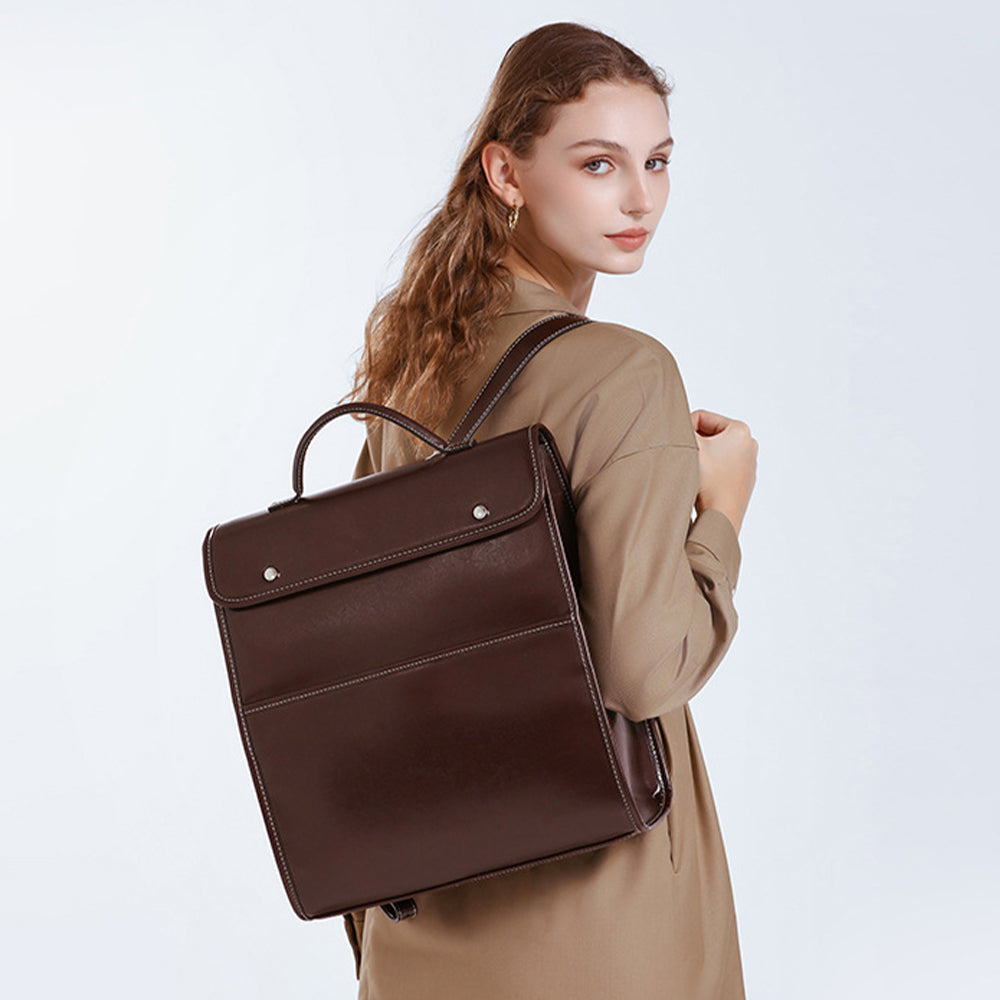 Dollcini Valódi Bőr Női Hátizsák – Elegáns, Laptop Rekesszel